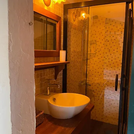 Ceylisa Alacati Butik Hotel *